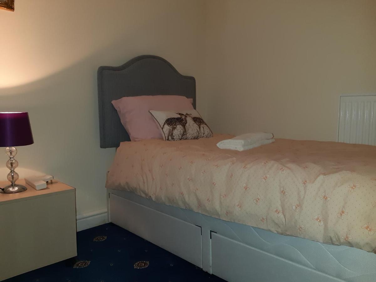Phoenix Nights Guest House Barrow-in-Furness Exteriör bild
