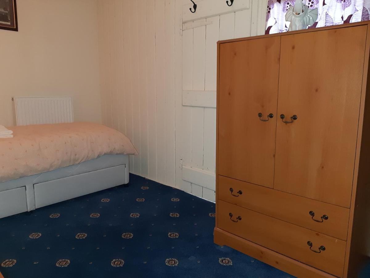 Phoenix Nights Guest House Barrow-in-Furness Exteriör bild