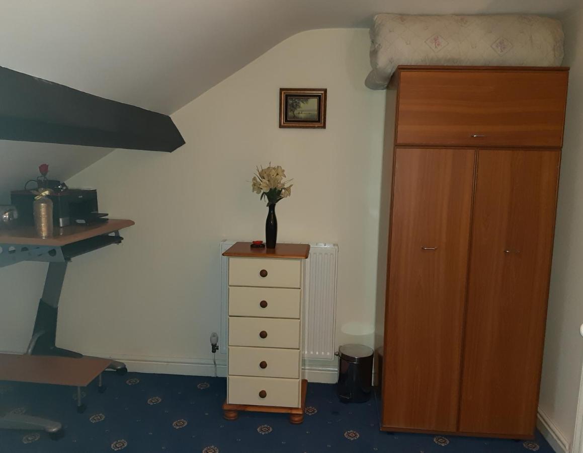 Phoenix Nights Guest House Barrow-in-Furness Exteriör bild