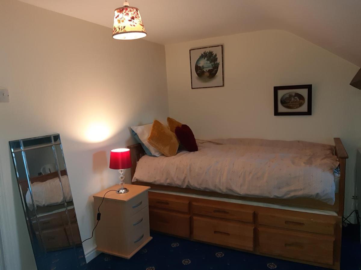 Phoenix Nights Guest House Barrow-in-Furness Exteriör bild