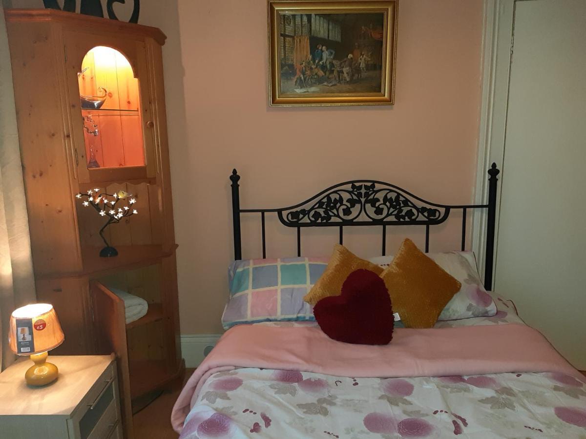 Phoenix Nights Guest House Barrow-in-Furness Exteriör bild