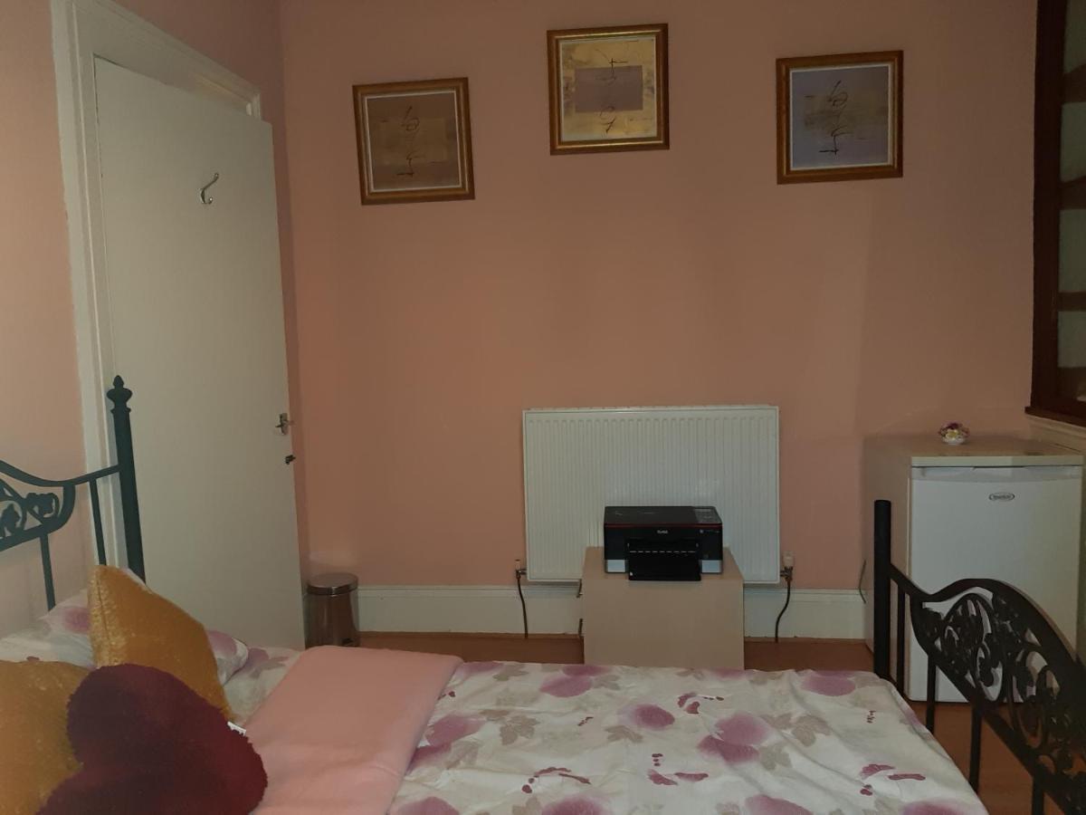 Phoenix Nights Guest House Barrow-in-Furness Exteriör bild